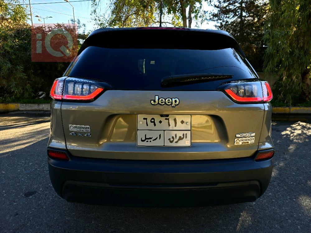 جیپ شیرۆکی